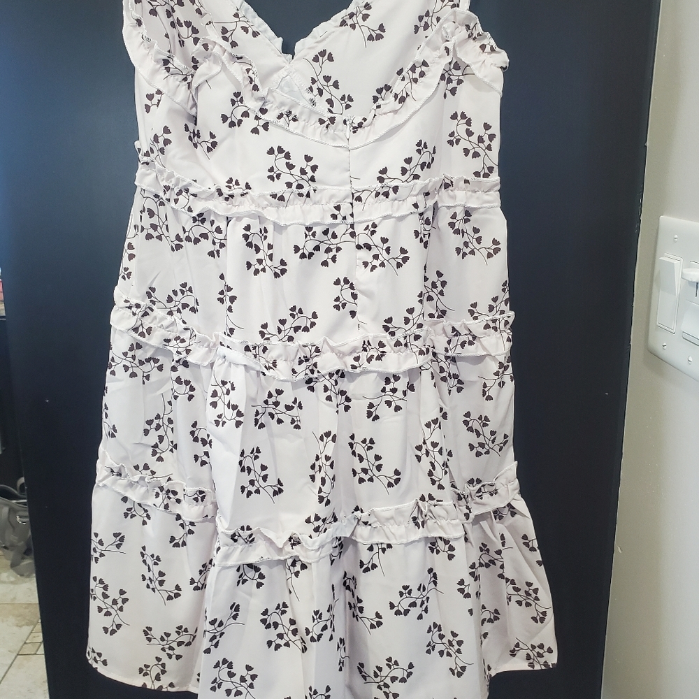 Floral Print Ruffle Dress - Picture 6 of 10